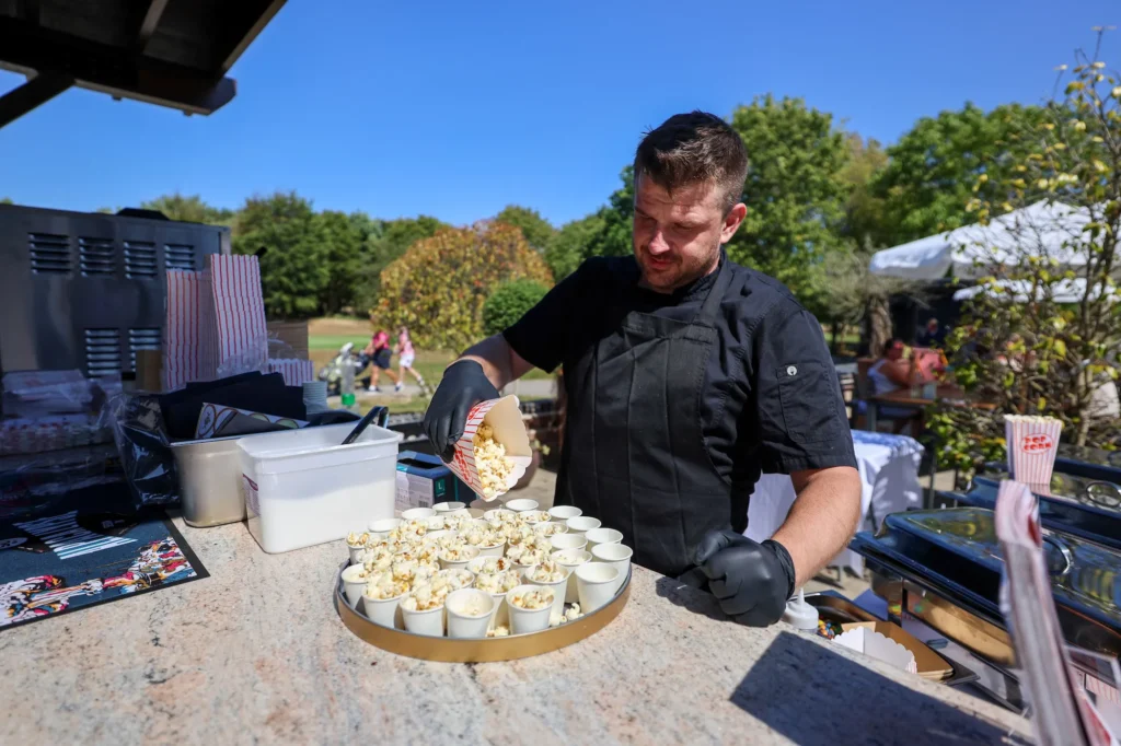 Cambridge Country Club_Terrace2